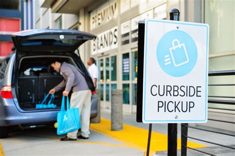 Curbside service - Include utensils, napkins, and condiments: Some diners may want to eat immediately in their car, so make sure you include everything needed for a full dining experience. 3. Implement Online Ordering. Once you’ve decided on your curbside takeout menu, you need a way for customers to actually order curbside pickup.